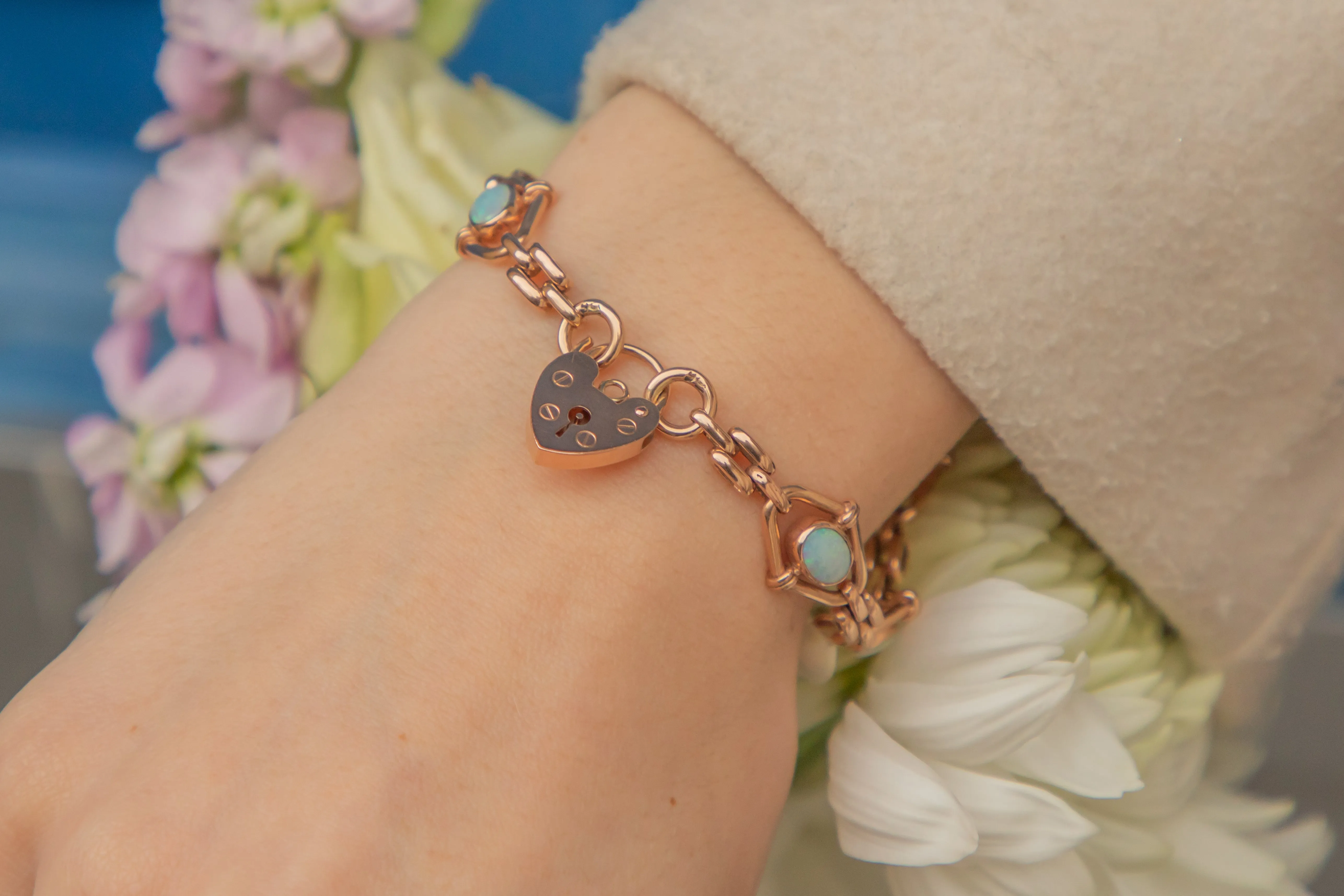 8" Antique 9ct Gold Opal Bracelet, 2.10ct, Heart Padlock