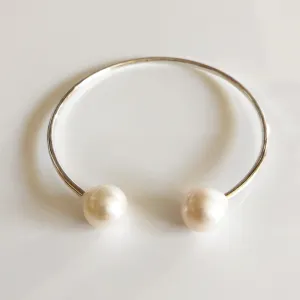 Cuff Adora - white pearls (B247)