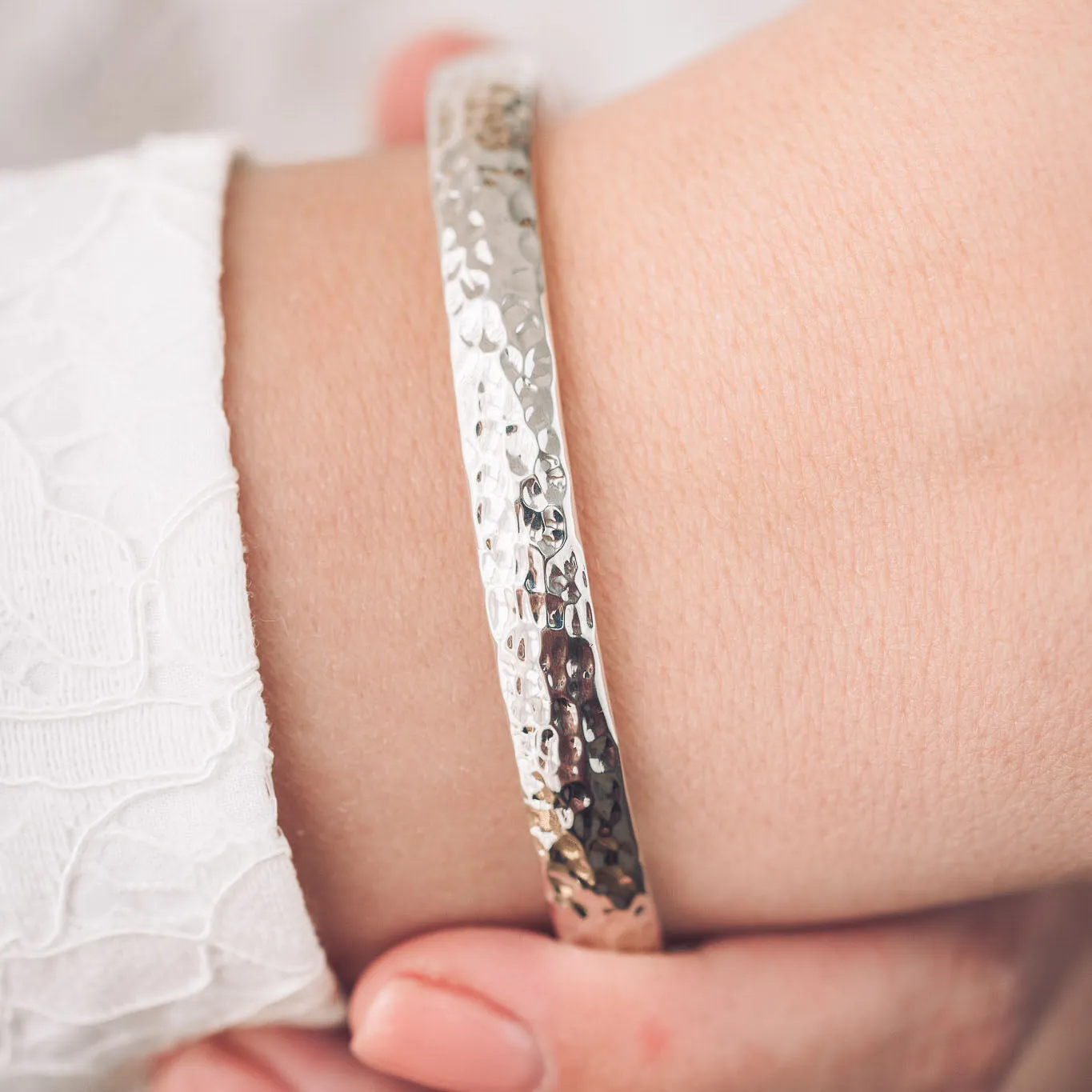 Lindy Silver Bangle