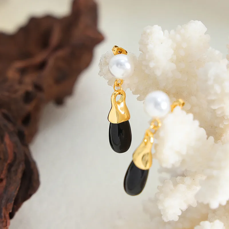 Luxurious Pearl and Crystal Earrings with a Touch of Gold