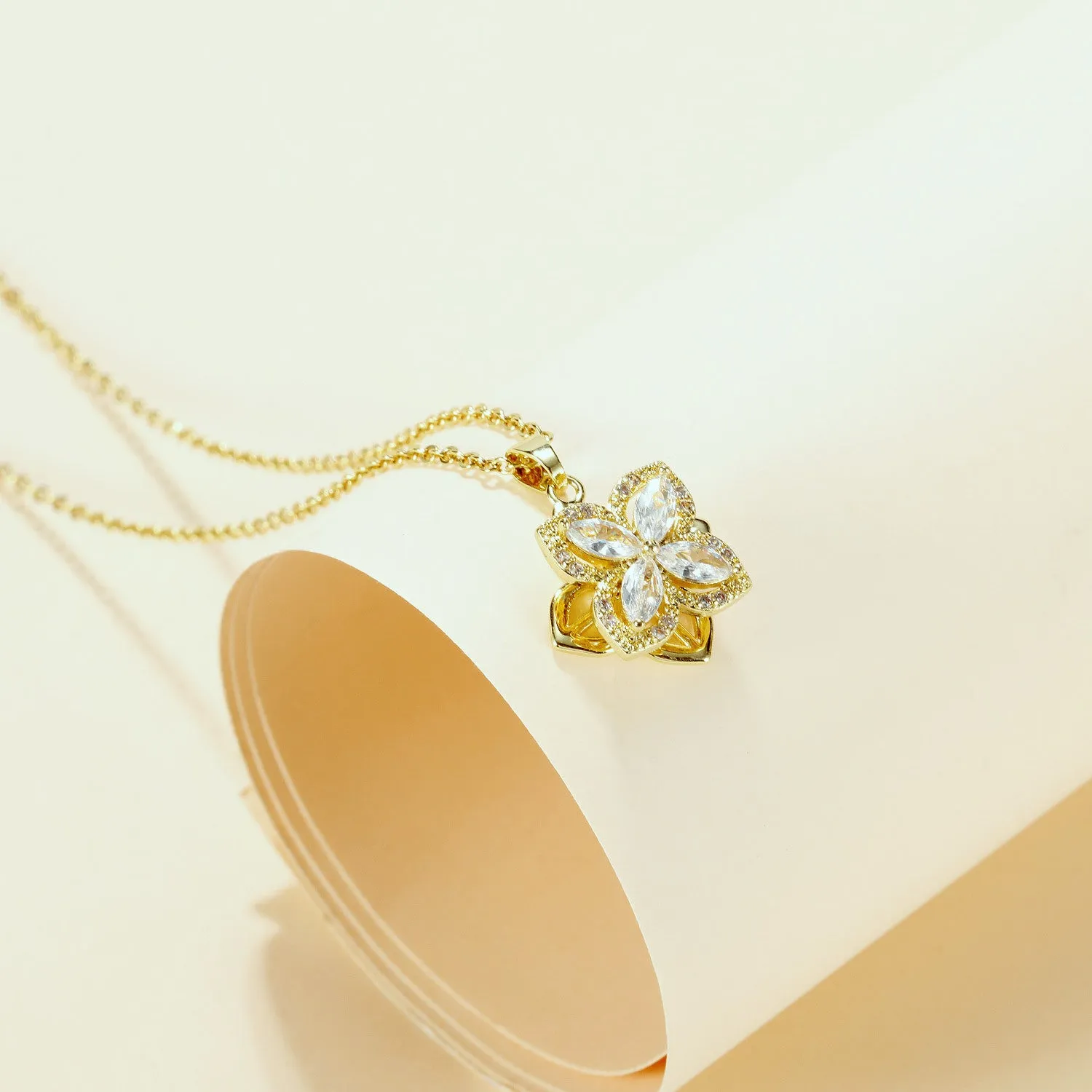 NEHZUS Hip-hop Collarbone Chain Fashion Minimalist Trendy New Flower Zirconia Necklace